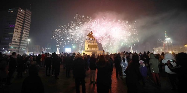 “Улаанбаатарын мөнгөн шөнө” цэнгүүнд нийслэлийн иргэд олноор оролцлоо