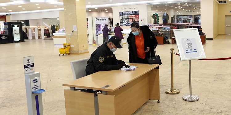 Зах худалдааны төвүүдэд халдвар хамгааллын дэглэм сахиж ажиллах үүрэг өглөө