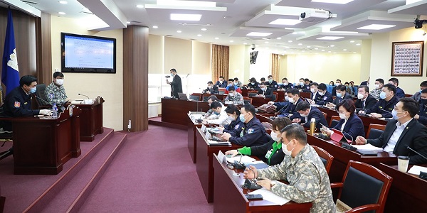 Томоохон худалдааны төв, зах, супермаркетуудын үйл ажиллагааг зогсоохгүй